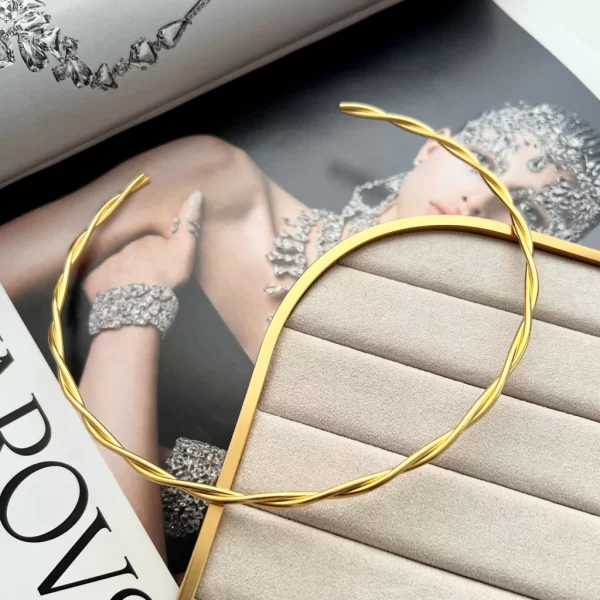 Choker Aro Trançado Dourado Bijuteria