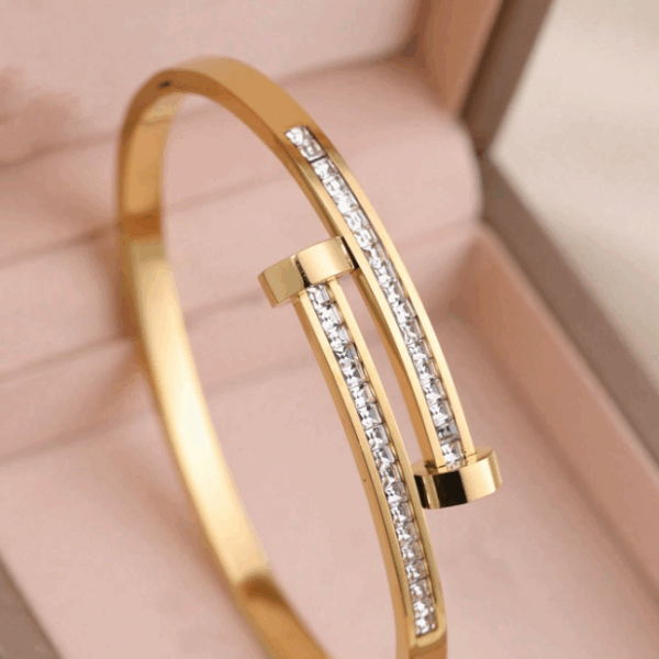 Bracelete Prego com Strass Banhado a Ouro 18k