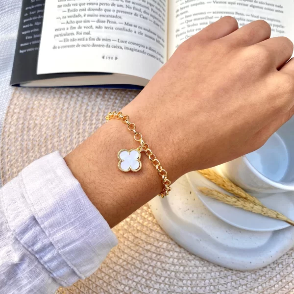 Pulseira Correntaria Elo Português Trevo Branco Folheado a Ouro