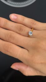 ANEL DE ACO INOXIDAVEL FOLHEADO A OURO 18K PONTO DE  LUZ