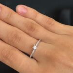 ANEL FOLHEADO A OURO 18K E PRATA CRAVEJADO COM PONTO DE LUZ