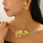 Conjunto de Luxo Flor Geométrico Oco 3D Brincos e Colar Prata - Imagem 2