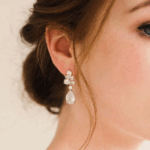 Brinco Requintado Criativo Pingo D'Água Pendurado e Pétalas Cobre Embutidos Zircônia Cúbica