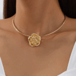 Colar Choker Gola Dourado Minimalista com Design de Rosa 3D Elegante