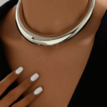 Colar Choker Tipo Lua Brilhante E Fashion
