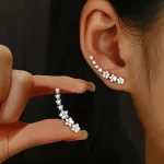 Ear Cuff de Aço Inoxidável para Mulheres com Pedras Strass em Formato Floral