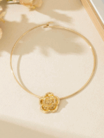 Colar Choker Gola Dourado Minimalista com Design de Rosa 3D Elegante - Imagem 2