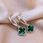 Argola Click Trevo Verde Folheado a Prata 925