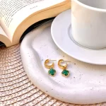 Argolinha Pingente Trevo Verde Folheado a Ouro 18k